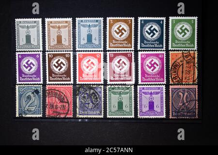 Sammlung von amtlichen Briefmarken des Deutschen Reiches Stockfoto