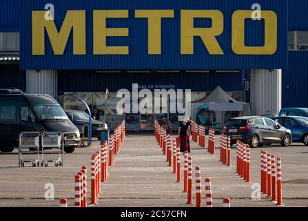 Metro Cash and Carry Einzelhandelsgeschäft vor und Eingang in Sofia Bulgarien, Osteuropa, Balkan, EU Stockfoto