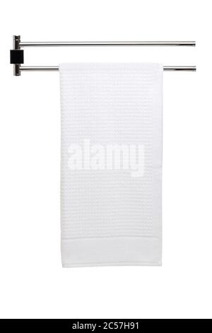 Verchromter Handtuchhalter mit zwei Stäben, isoliert auf weißem Hintergrund, Frottee hängt an der unteren Stange Stockfoto