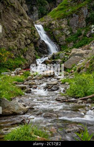 Lago della Rovina Wasserfall - See in den italienischen Alpen Entracque im Sommer 2020 Stockfoto