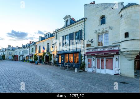 Frankreich, Maine et Loire, Loire Anjou Touraine Regional Natural Park, Loire-Tal als Weltkulturerbe der UNESCO, Fontevraud l'Abbaye, Place des Pl Stockfoto