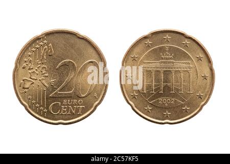 20-Cent-Euro-Münze von Deutschland vom 2002, zeigt das Brandenburger Tor in Berlin auf der Rückseite ausgeschnitten und isoliert auf weißem Hintergrund Stockfoto