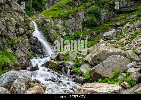 Lago della Rovina Wasserfall - See in den italienischen Alpen Entracque im Sommer 2020 Stockfoto