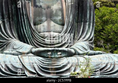 Japan, Honshu Insel, Kansai, Kamakura, der große Buddha am Kotoku-in Tempel. Stockfoto