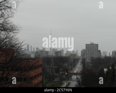 Wunderschönes Toronto, Ontario. Architektur, alte und neue Gebäude, herrliche Aussicht im Frühling. Stockfoto