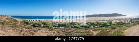 Panoramablick auf den Strand von Prasonisi im Süden der Insel Rhodos (Griechenland) Stockfoto