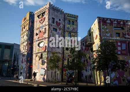 Happy Rizzi House, Rizzi Building, Day-glo Meisterwerk der Cartoon-inspirierten Architektur, Braunschweig, (Braunschweig) Deutschland, Europa Stockfoto