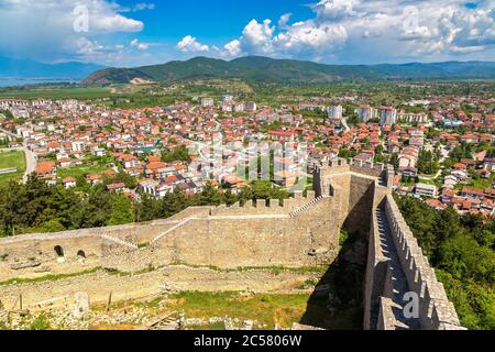 Alte Festungsruinen von Zar Samuel in Ohrid an einem schönen Sommertag, Republik Mazedonien Stockfoto