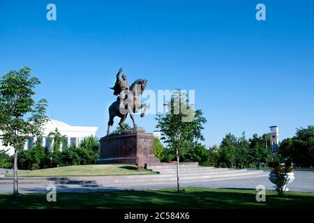 Das Denkmal für Amir Timur in Taschkent im Grünen. Amir Timur Platz in Taschkent. Denkmal Für Amir Timur. Stockfoto