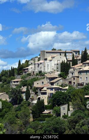 Blick auf das Dorf Lurs in der Alpes-de-Haute-Provence Provence Frankreich Stockfoto