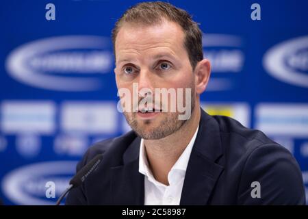 01. Juli 2020, Nordrhein-Westfalen, Gummersbach: Handball: 2. Bundesliga; PK VfL Gummersbach. Christoph Schindler, Geschäftsführer des VfL Gummersbach, spricht im Rahmen einer Pressekonferenz. Foto: Marius Becker/dpa Stockfoto