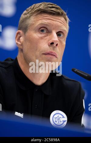 01. Juli 2020, Nordrhein-Westfalen, Gummersbach: Handball: 2. Bundesliga; PK VfL Gummersbach. Gudjon Valur Sigurdsson, neuer Trainer des VfL Gummersbach, spricht im Rahmen einer Pressekonferenz. Foto: Marius Becker/dpa Stockfoto