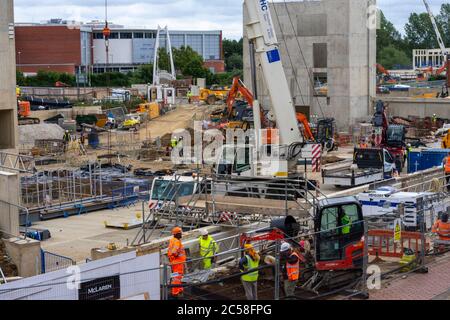 Banbury, Oxfordshire, England. Erneuerung und Ausbau des Einkaufszentrums Castle Quay, um zusätzliche Geschäfte und Restaurants zu bieten Stockfoto