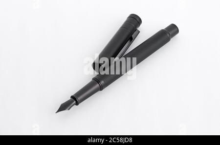 Fountain Pen isoliert auf weißem Hintergrund zu schreiben Stockfoto