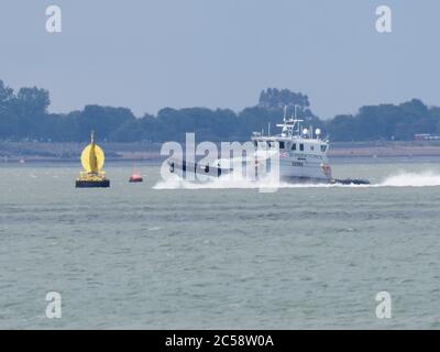 Sheerness, Kent, Großbritannien. Juli 2020. Das Küstenpatrouillenschiff HMC Eagle der britischen Border Force hat an diesem Nachmittag vor Sheerness in Kent gesichtet. Quelle: James Bell/Alamy Live News Stockfoto