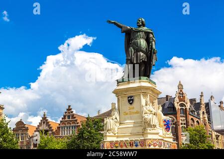 Statue von Jacob van Artevelde in Gent an einem schönen Sommertag, Belgien Stockfoto