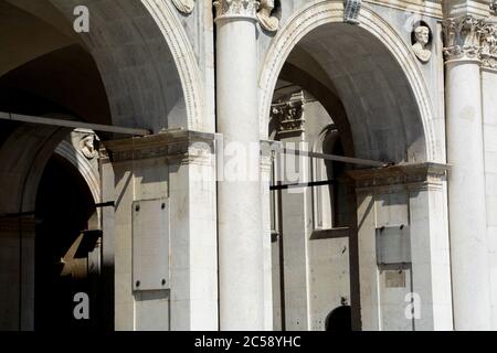 Loggia ist ein Renaissance-Palast auf dem Loggia-Platz im Zentrum von Brescia. Stockfoto