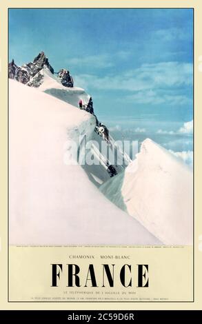 Retro-Reise-Ski-Poster mit Werbung für Aiguille du Midi Berg im Skigebiet Mont Blanc Massiv in den französischen Alpen Chamonix Mont Blanc Massiv. Frankreich. 1960er. Künstler Serraillier. Stockfoto