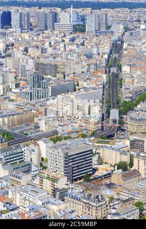 Frankreich, Paris, Blick vom Aussichtsturm Montparnasse im 7. Arrondissement und Linie 6 der U-Bahn von Sèvres-Lecourbe nach Dupleix Stockfoto