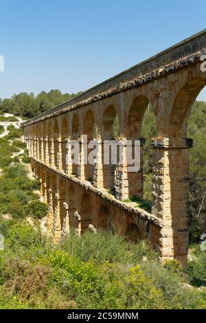 Spanien, Katalonien, Costa Daurada, Tarragona, Aquädukt der Ferreres, römisches Aquädukt aus dem 1. Jahrhundert, 217 m lang, 27 m hoch auf 2 Ebenen von Arkaden, zum UNESCO-Weltkulturerbe erklärt Stockfoto