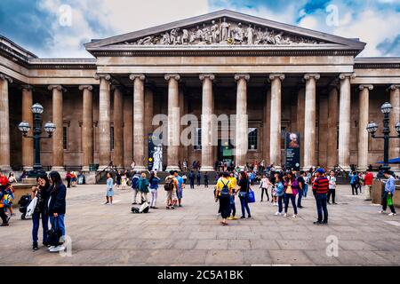 Das British Museum in London an einem typisch bewölkten Tag Stockfoto