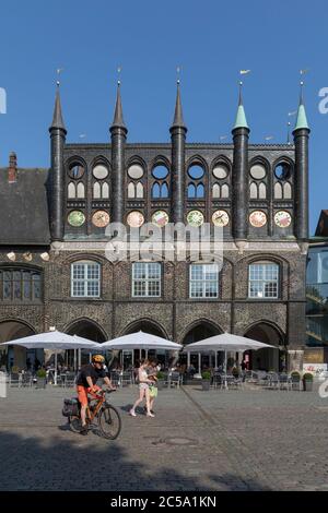 Das Rathaus der Hansestadt Lübeck ist eines der bekanntesten Bauwerke der Backsteingotik Stockfoto