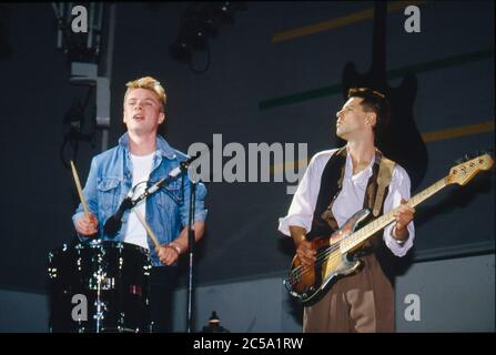 U2 beim Selbsthilfekonzert für Arbeitslose in Irland am RDS Anglesea Stand, Ballsbridge, Dublin, Irland 17. Mai 1986: Larry Mul Stockfoto