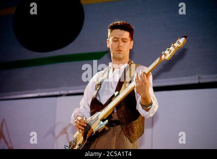 U2 beim Selbsthilfekonzert zugunsten von Arbeitslosen in Irland am RDS Anglesea Stand, Ballsbridge, Dublin, Irland 17. Mai 1986: Adam Clay Stockfoto