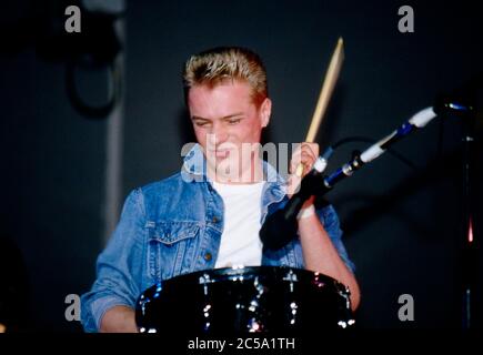 U2 beim Selbsthilfekonzert für Arbeitslose in Irland am RDS Anglesea Stand, Ballsbridge, Dublin, Irland 17. Mai 1986: Larry Mul Stockfoto