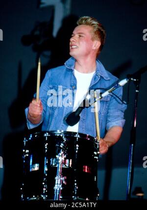 U2 beim Selbsthilfekonzert für Arbeitslose in Irland am RDS Anglesea Stand, Ballsbridge, Dublin, Irland 17. Mai 1986: Larry Mul Stockfoto