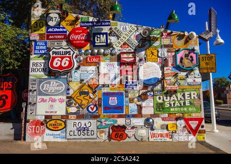 Ikonische Mauer neben Diner 66 auf der Route 66 in Albuquerque, NM Stockfoto