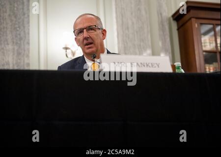 Greg Sankey, Kommissar, Southeastern Conference bezeugt vor einer Anhörung des Senats für Handel, Wissenschaft und Transport mit dem Titel "Untersuchung eines Ausgleichs-Rahmens für interkollegiate Athleten" im Russel Senate Office Building auf dem Capitol Hill in Washington, DC., Mittwoch, 1. Juli 2020. Kredit: Rod Lampey/CNP Verwendung weltweit Stockfoto