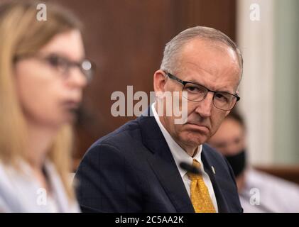 Washington, Usa. Juli 2020. Greg Sankey, kommissar der Southeastern Conference, bezeugt während einer Anhörung des Senats für Handel, Wissenschaft und Verkehr über einen Rahmen für die Entschädigung für interkollegiate Sportarten, in Washington, DC am Mittwoch, 1. Juli 2020. Foto von Kevin Dietsch/UPI Kredit: UPI/Alamy Live News Stockfoto