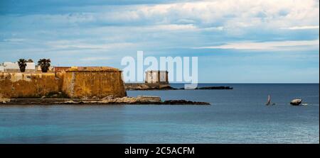 Bastione Conca, Conca Bastion und Torre di Ligny Küstenwachturm aus dem 17. Jahrhundert in Trapani, Sizilien, Italien Stockfoto