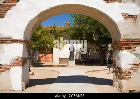 Eintritt zur Mission San Miguel Arcangel, San Miguel, Kalifornien, USA Stockfoto