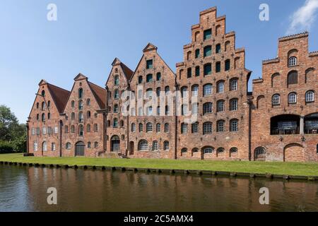 Historische Salzlager (Salzlager) an der Trave in Lübeck. Stockfoto