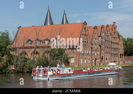 Historische Salzlager (Salzlager) an der Trave in Lübeck. Stockfoto