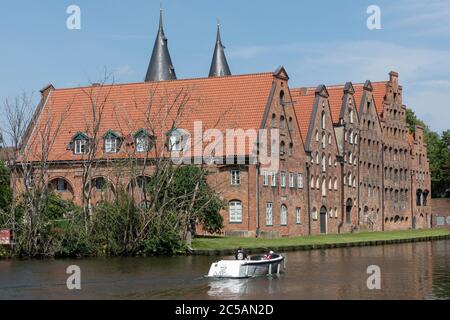 Historische Salzlager (Salzlager) an der Trave in Lübeck. Stockfoto