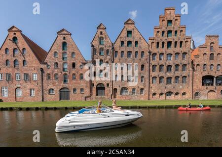 Historische Salzlager (Salzlager) an der Trave in Lübeck. Stockfoto