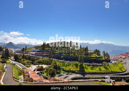 GRAN CANARIA - 23. FEB 2014: Blick auf das wunderschöne Bergdorf Artenara, Gran Canaria, Spanien. Es liegt auf einer Höhe von 1 270 Metern und ein Fr. Stockfoto