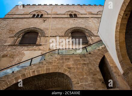 Palazzo Chiaramonte-Steri ist ein historischer Palast, 14. Jahrhundert, Residenz des mächtigen sizilianischen herrn Manfredi III Chiaramonte, Palermo, Sizilien, Italien Stockfoto