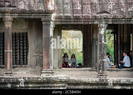 Besucher im Angkor Wat Komplex, Siem Reap, Kambodscha. Stockfoto