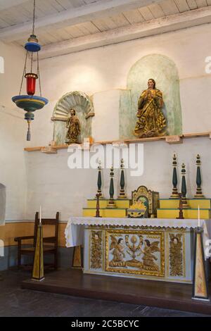 Alter in Padres Chapel, La Purisima Mission State Historic Park, Lompoc, Santa Barbara County, Central California, USA Stockfoto