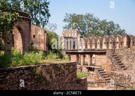 Ranthambore Fort liegt innerhalb des Ranthambore National Park, in der Nähe der Stadt Sawai Madhopur, der Park ist das ehemalige Jagdgebiet des Maharaja Stockfoto