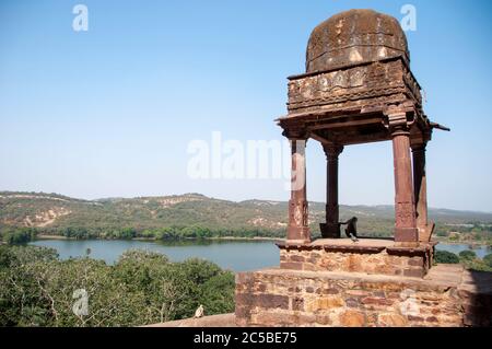 Ranthambore Fort liegt innerhalb des Ranthambore National Park, in der Nähe der Stadt Sawai Madhopur, der Park ist das ehemalige Jagdgebiet des Maharaja Stockfoto