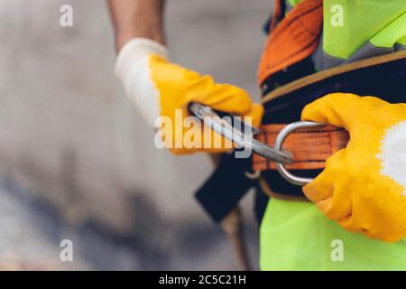 Fallschutzsysteme; Sicherheitsgurt mit vollem Kabelsatz Stockfoto