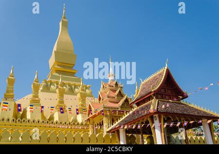 PHA, dass Luang (oder große Stupa) ist das eine attraktive Wahrzeichen der Vientiane Stadt Laos. Stockfoto