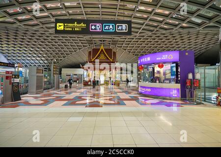 BANGKOK, THAILAND - CIRCA JANUAR 2020: Innenaufnahme des Suvarnabhumi Flughafens. Stockfoto