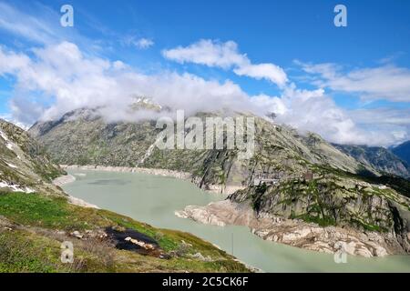 Der Grimselsee am Grimselpass, ein Stausee am Kopfende der Aare im Kanton Bern. Stockfoto