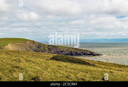 The Witch's Nose, oder Tweyn y Witch, in Dunraven Bay an der Glamorgan Heritage Coast in der Nähe von Southerndown Anfang Juli 2020. Stockfoto